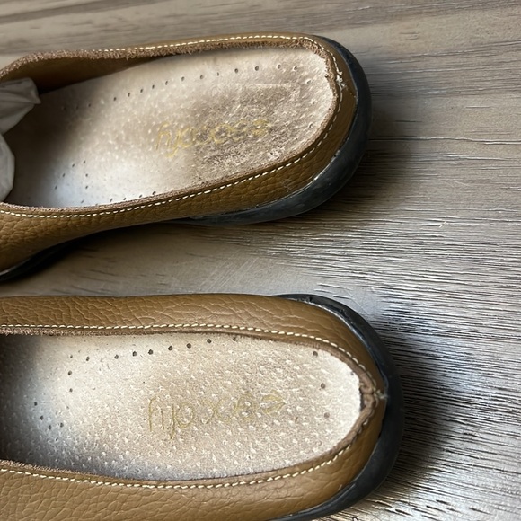 SOCOFY LEATHER SLIP ON FLATS/SLIDES 38=7 - Picture 6 of 16